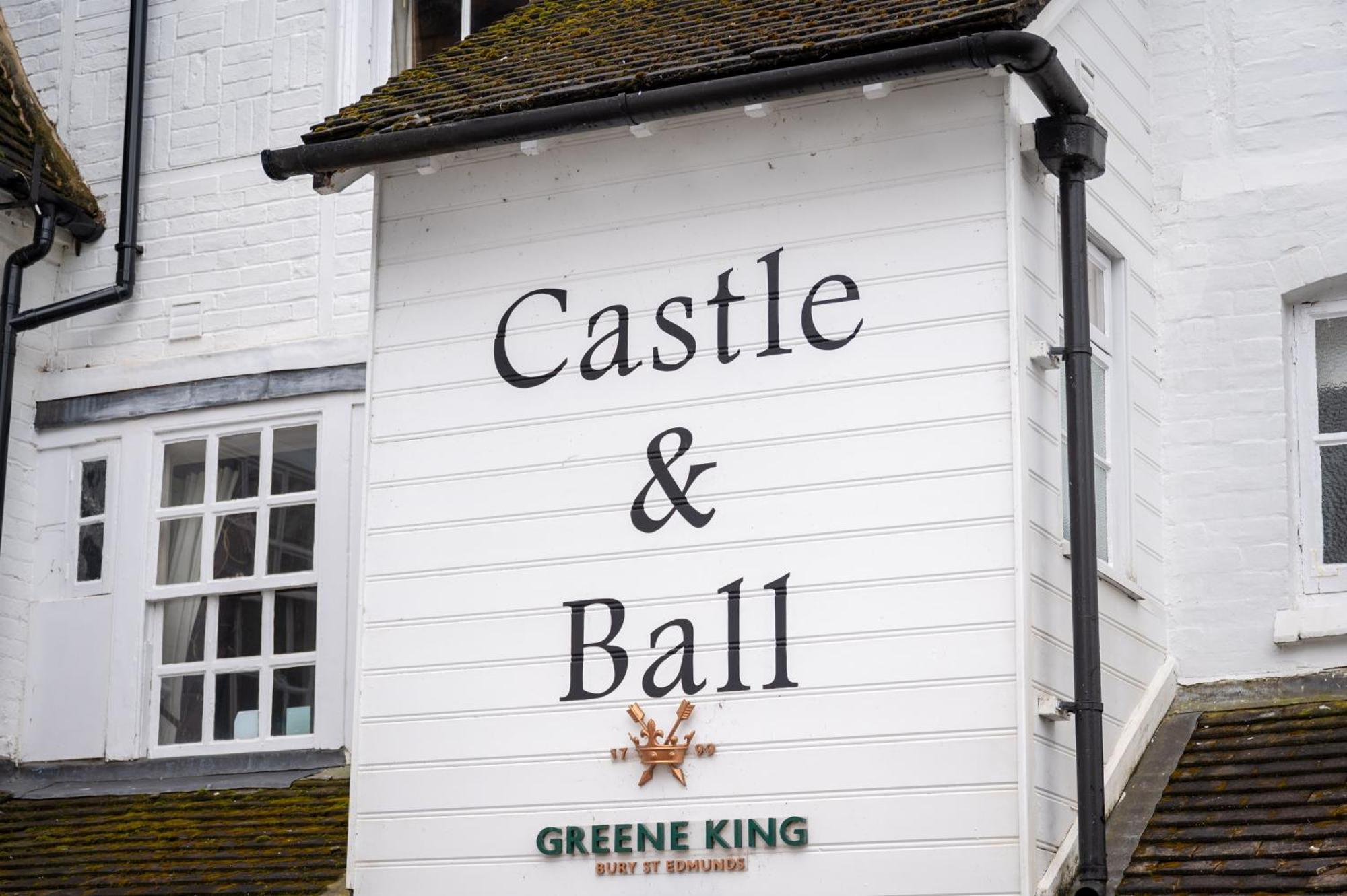 Castle And Ball By Greene King Inns Marlborough Exteriér fotografie